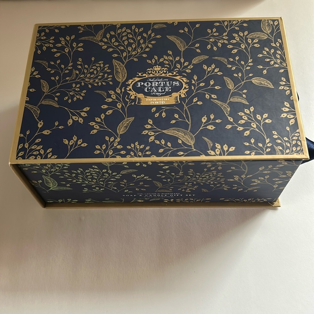 Portus Cale Soap & Candle Gift Set